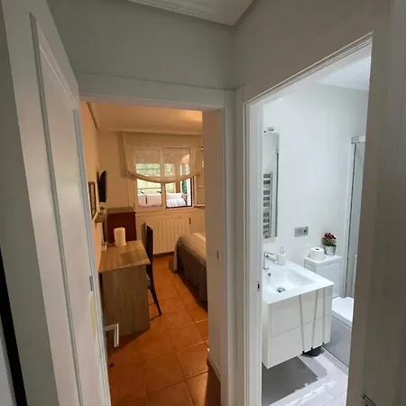 Con Bano Privado Y Jardin Cerca De Playas *