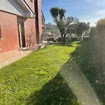 Con Bano Privado Y Jardin Cerca De Playas