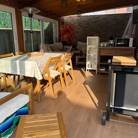 Con Bano Privado Y Jardin Cerca De Playas *